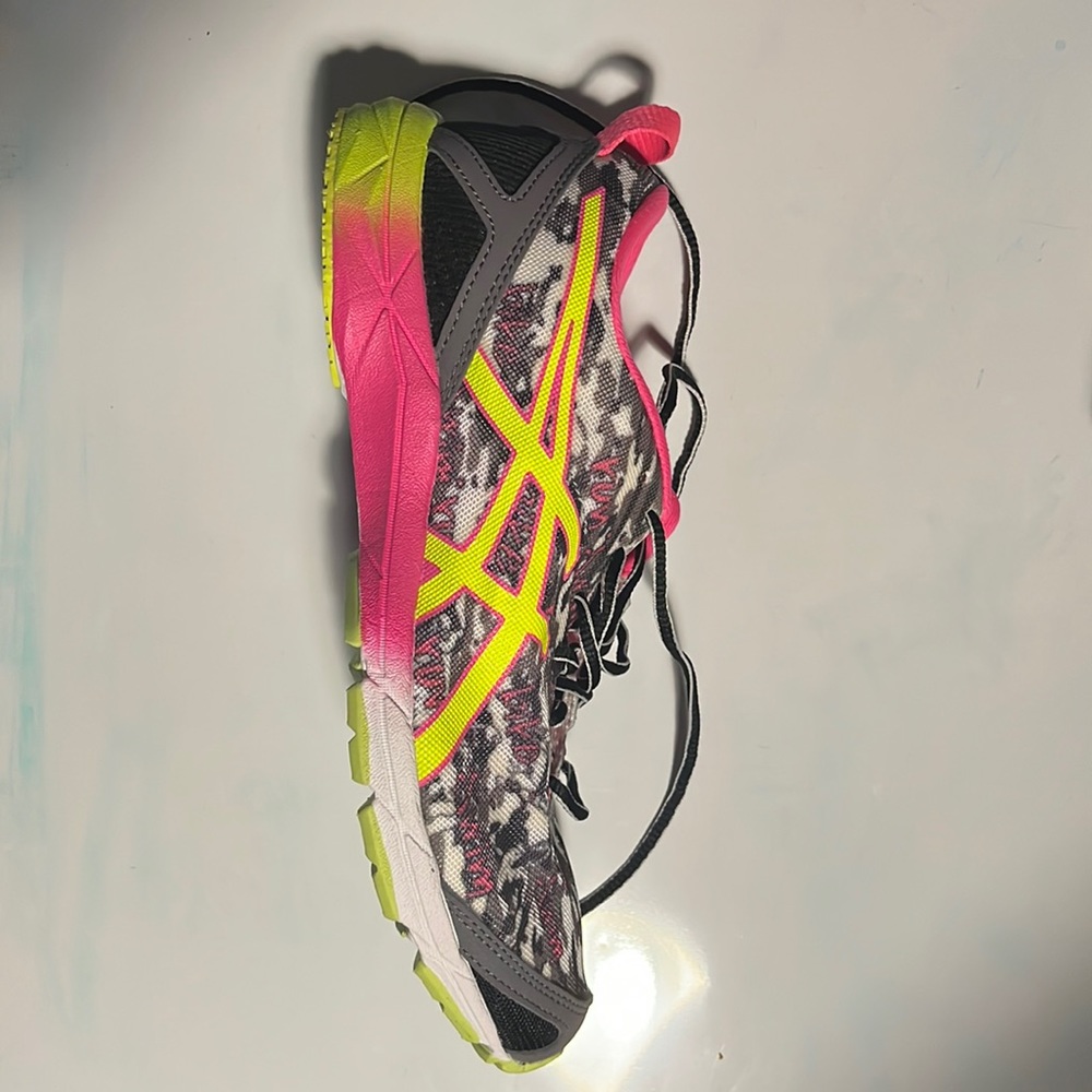 ASICS Hyper Tri Onyx-flashYellow. bike-run shoes. Extra shoe strings-new